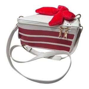 Bewaltz Holiday Cake Shaped Novelty Purse NWT